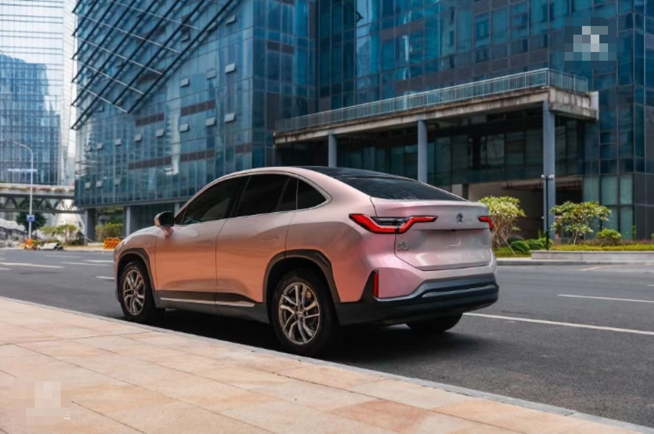 蔚来ec6改色梦幻灰 真是诗意般的存在