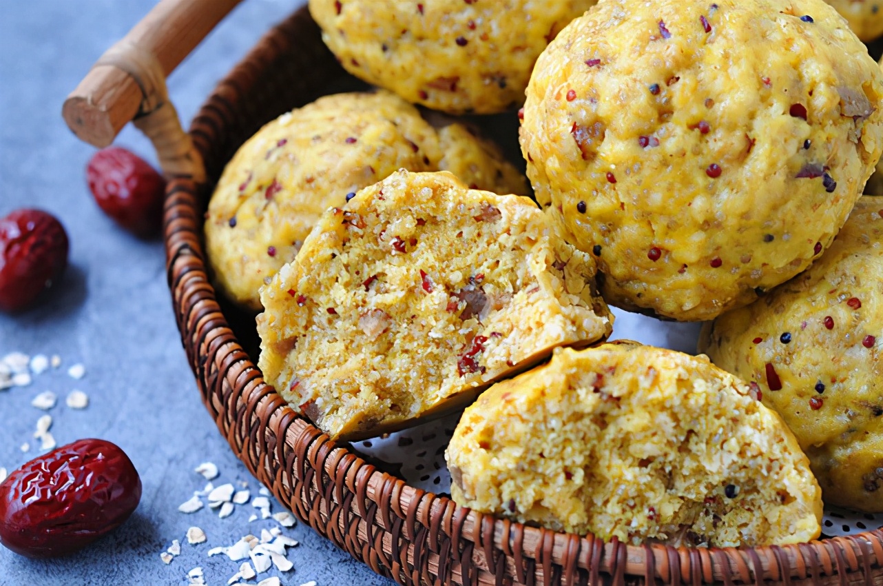 减肥也能吃主食!5种食材做杂粮包,比白面馒头还香,蓬松柔软