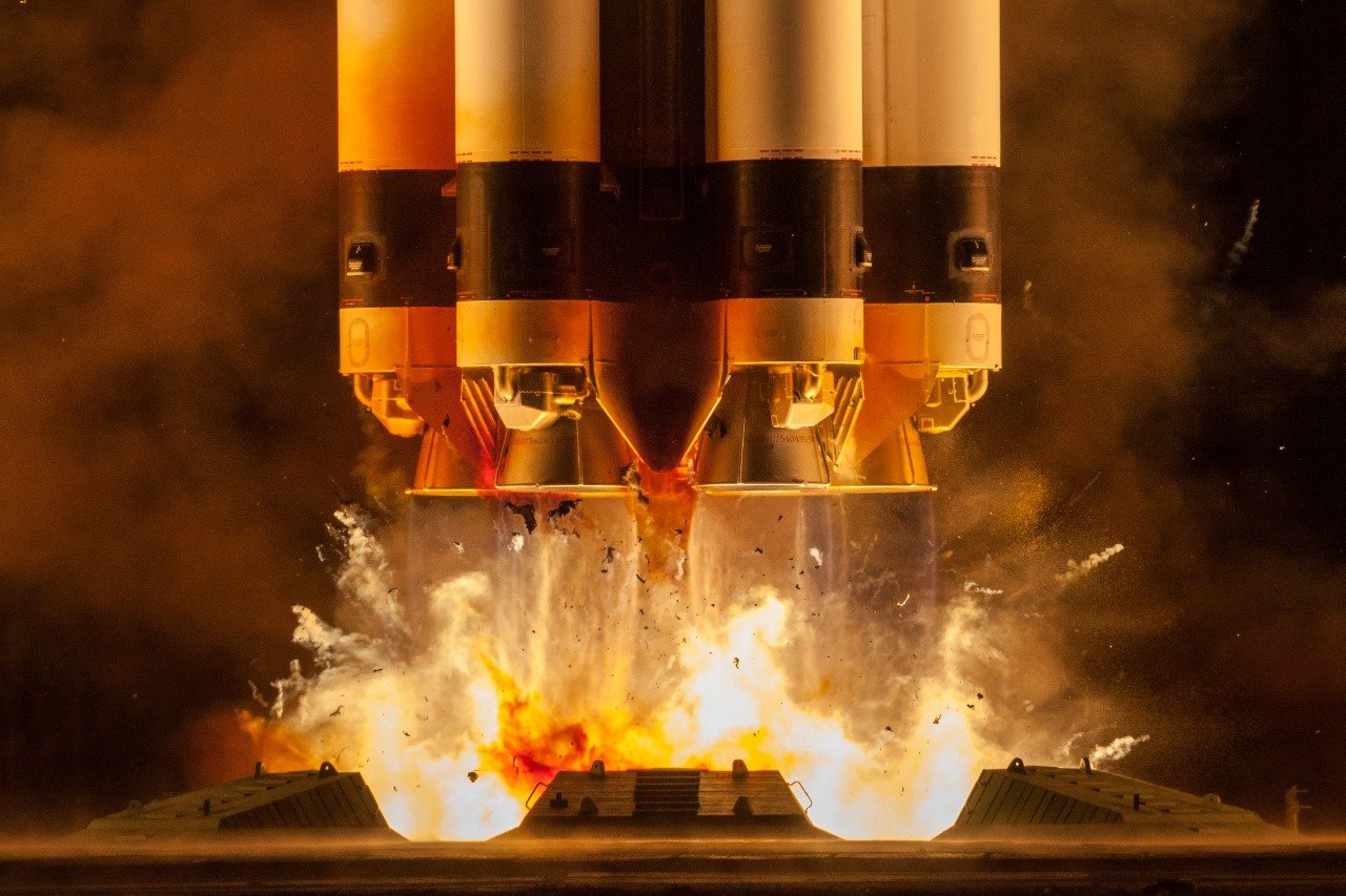 今天的俄罗斯质子m发射美图 好看的原地爆炸