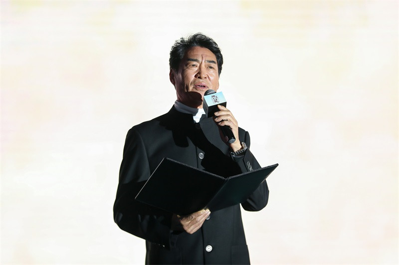 代雨东诗词朗诵音乐会震彻上海滩