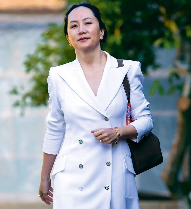 这是我见过最具贵气感的女人:过50岁仪态端庄、穿衣不扮嫩又高级休闲区蓝鸢梦想 - Www.slyday.coM 这是我见过最具贵气感的女人:过50岁仪态端庄、穿衣不扮嫩又高级休闲区蓝鸢梦想 - Www.slyday.coM