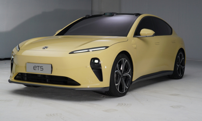 蔚来ET5对比极氪001，谁才是新能源市场的新宠？