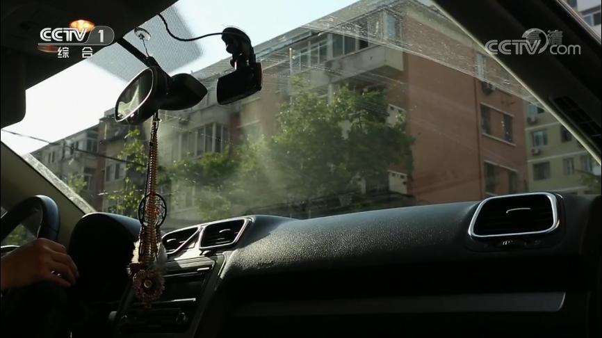 痛心！3岁女童被锁车内身亡，秋凉了家长很容易犯这个错误休闲区蓝鸢梦想 - Www.slyday.coM