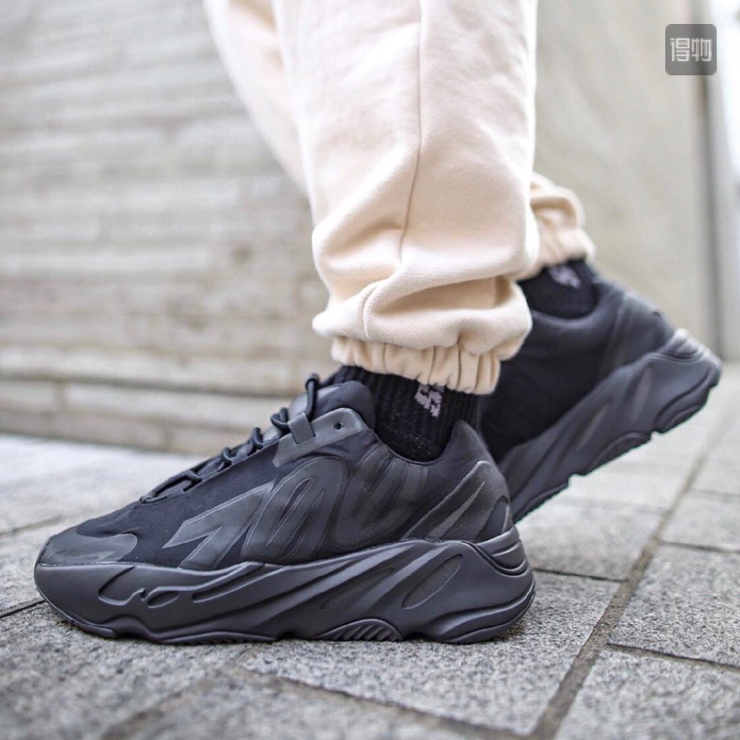 单看yeezy 700 mnvn 的颜值,你觉得这双鞋怎么样_高清图集_新浪网