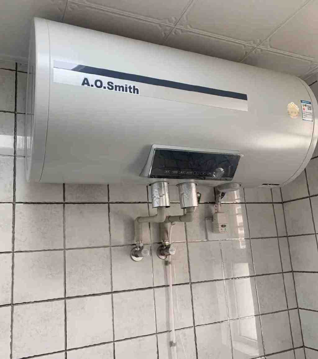 洗澡时电热水器到底要不要断电,为安全考虑,建议大家要谨慎休闲区蓝鸢梦想 - Www.slyday.coM 洗澡时电热水器到底要不要断电,为安全考虑,建议大家要谨慎休闲区蓝鸢梦想 - Www.slyday.coM