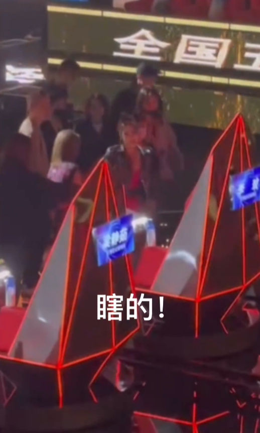 中国好声音录制现场爆发冲突,李玟罕见震怒,公开质疑节目组黑幕休闲区蓝鸢梦想 - Www.slyday.coM 中国好声音录制现场爆发冲突,李玟罕见震怒,公开质疑节目组黑幕休闲区蓝鸢梦想 - Www.slyday.coM