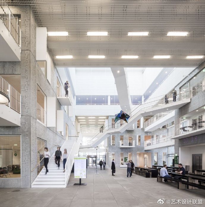 建筑中的通高空间