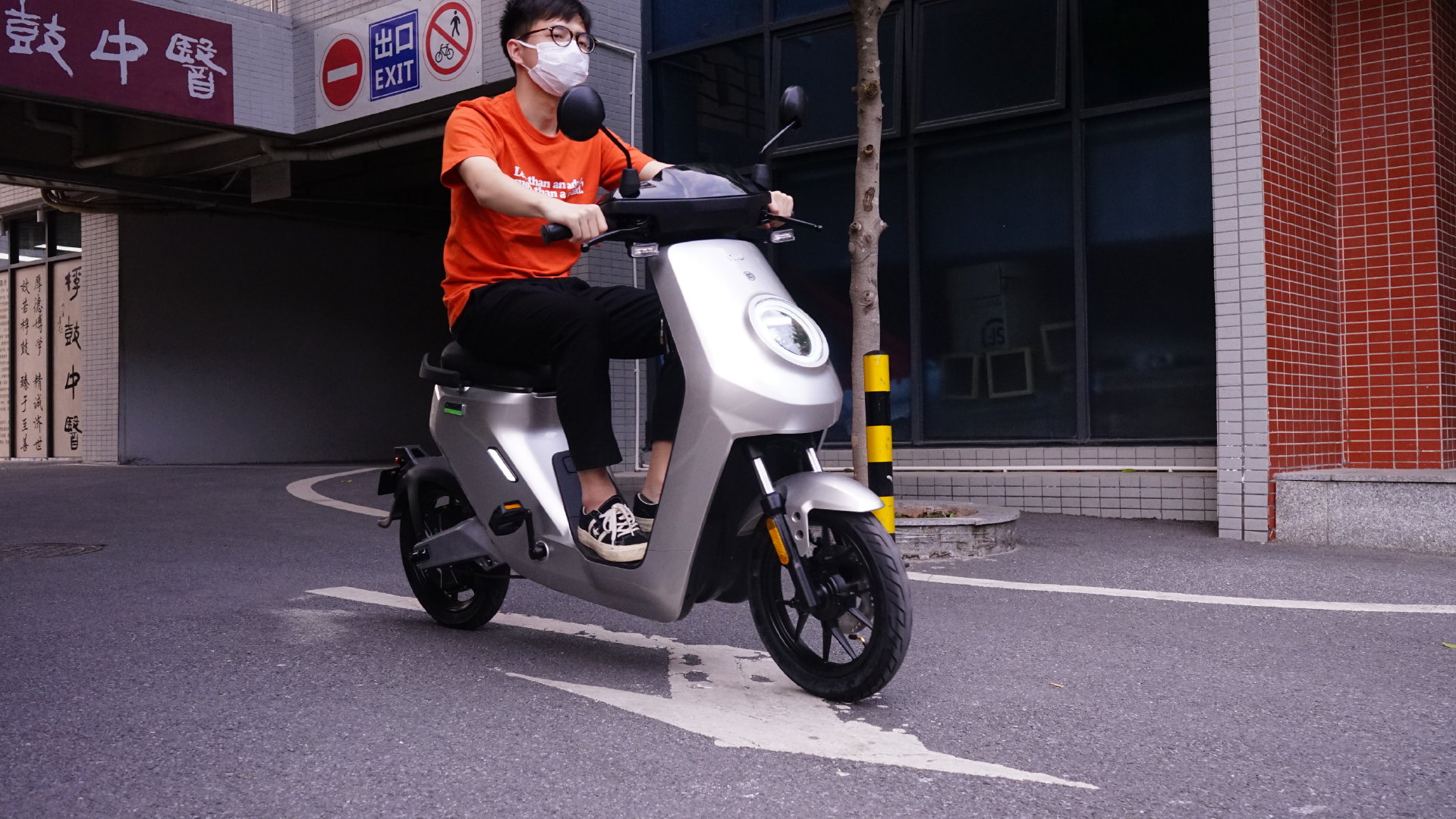 小牛mqi2电动自行车图赏这就是国标新旗舰的实力