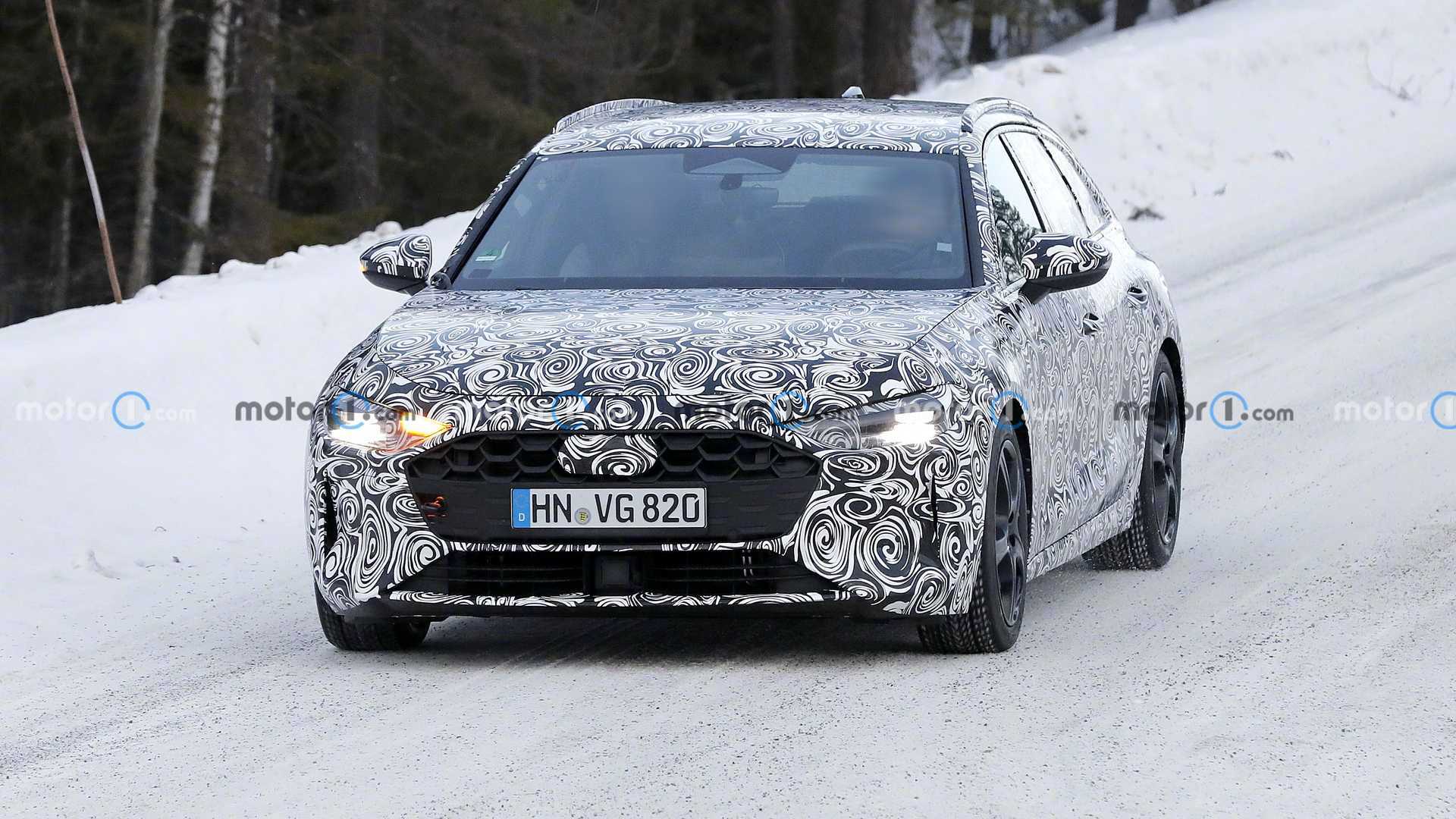 新一代奥迪a4avant路试谍照新车预计会在2022年下半年发布亮相