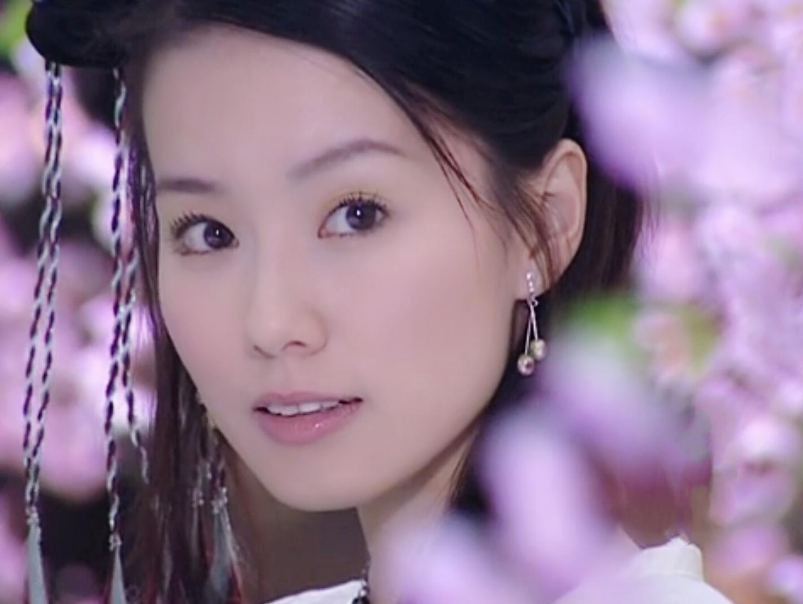 虽然她成为了全职妈妈,但是今44岁的林湘萍整个人的状态非常好,完全看