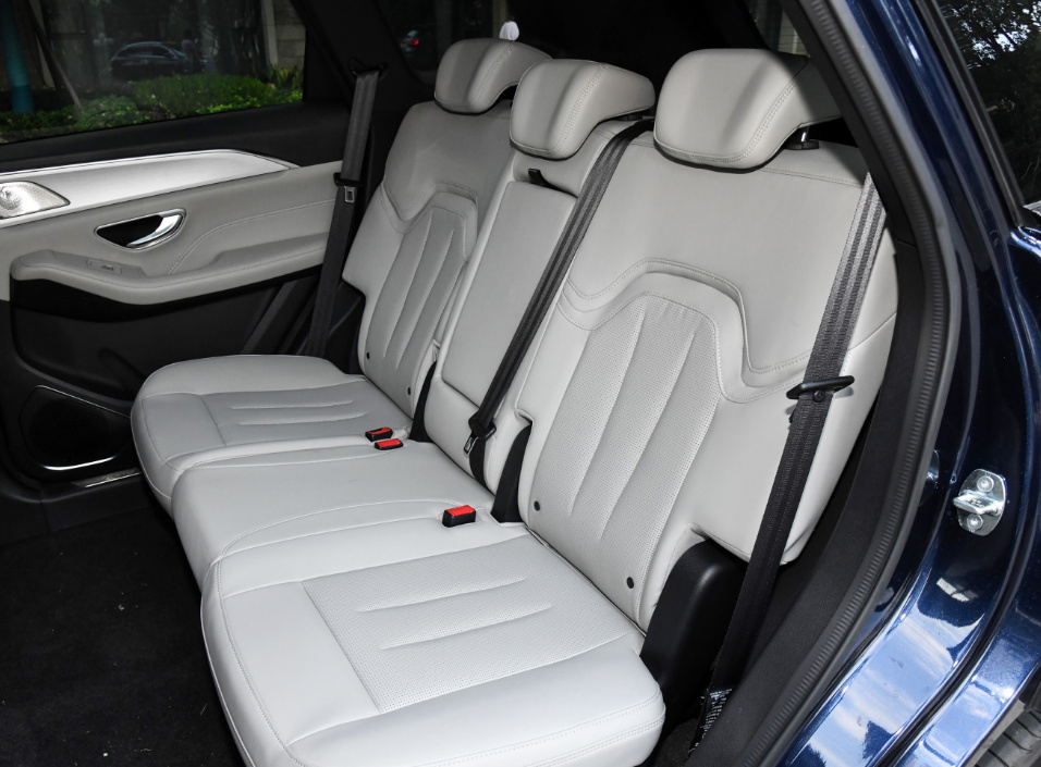 15万级7座SUV如何选？全新吉利豪越L对比捷途X90