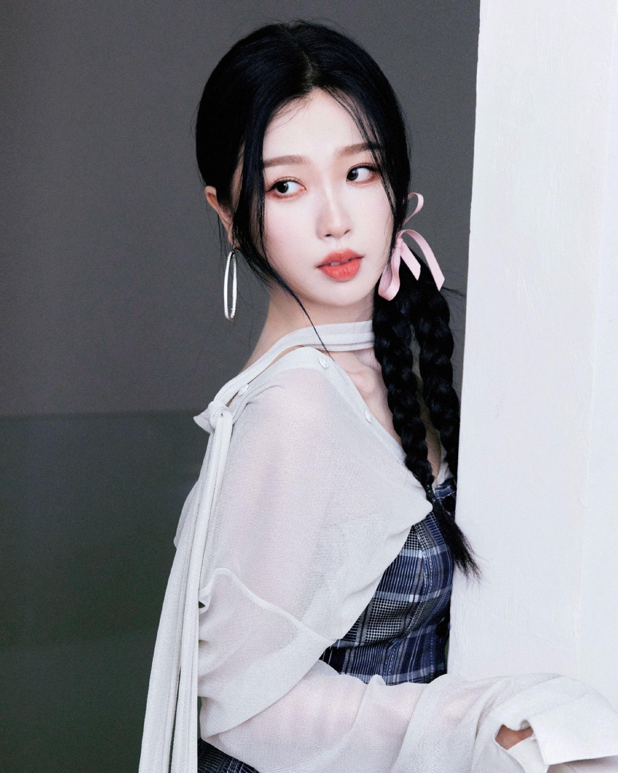 每次造型都美出新高度的还得是虞书欣……