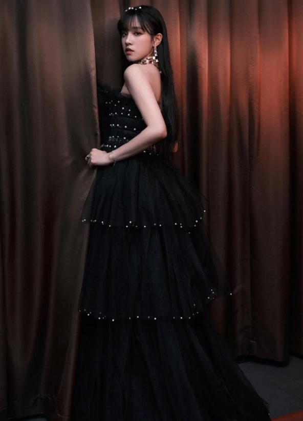 公司包装胜过整容宋雨琦出道前旧照公开像极hold住姐