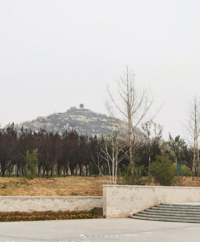 济宁 邹城护驾山