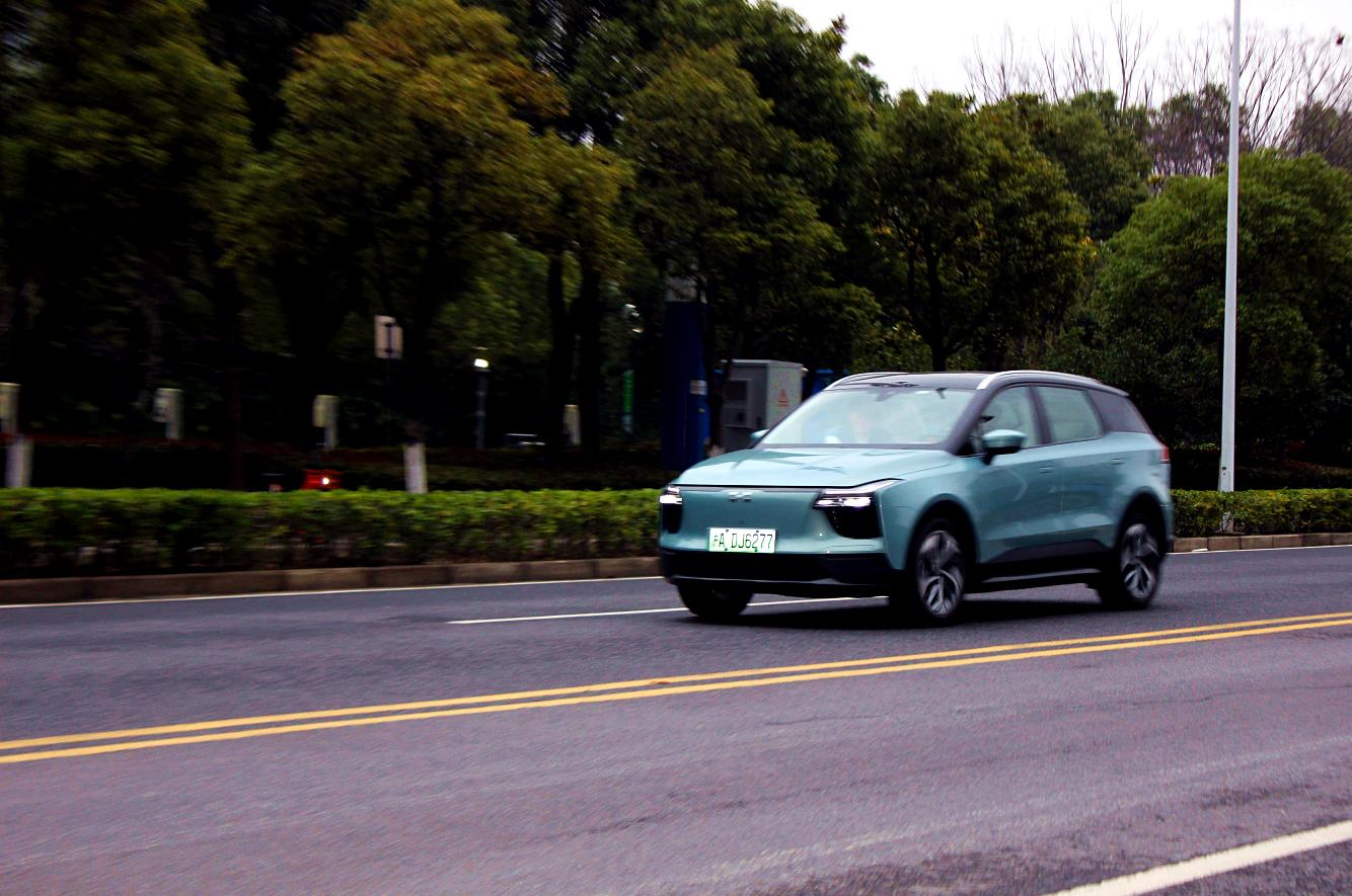 试驾爱驰u5pro20万级电动车能否兼顾舒适智能与性能