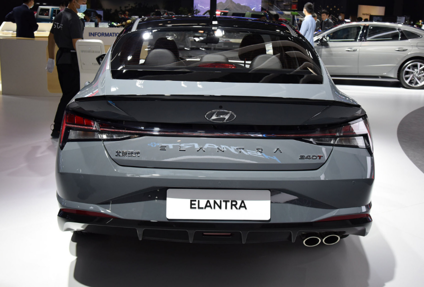 日韩系涡轮增压家轿对决：现代伊兰特对标大众朗逸