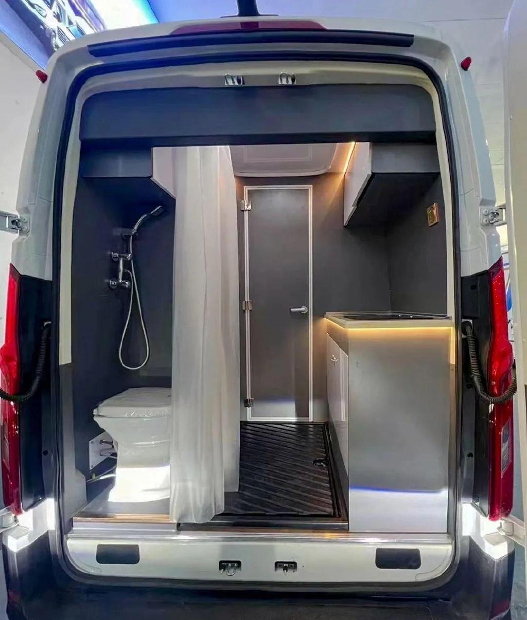 欢喜大通V90 B型房车 后置厨卫＋电动吊床 尽享品质之旅-新浪汽车
