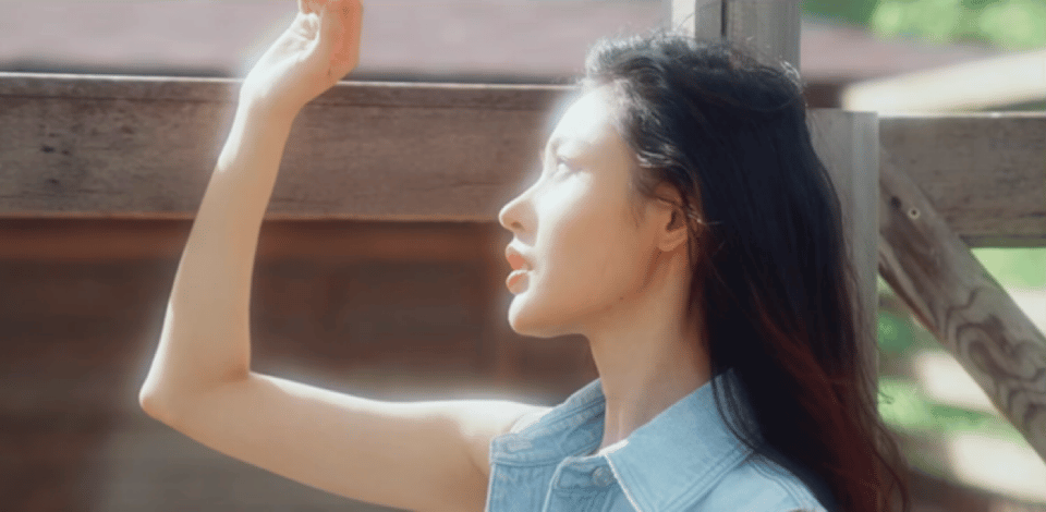 张天爱直播开场即惊艳！截图颜值真的好绝，开口秒变甜妹休闲区蓝鸢梦想 - Www.slyday.coM