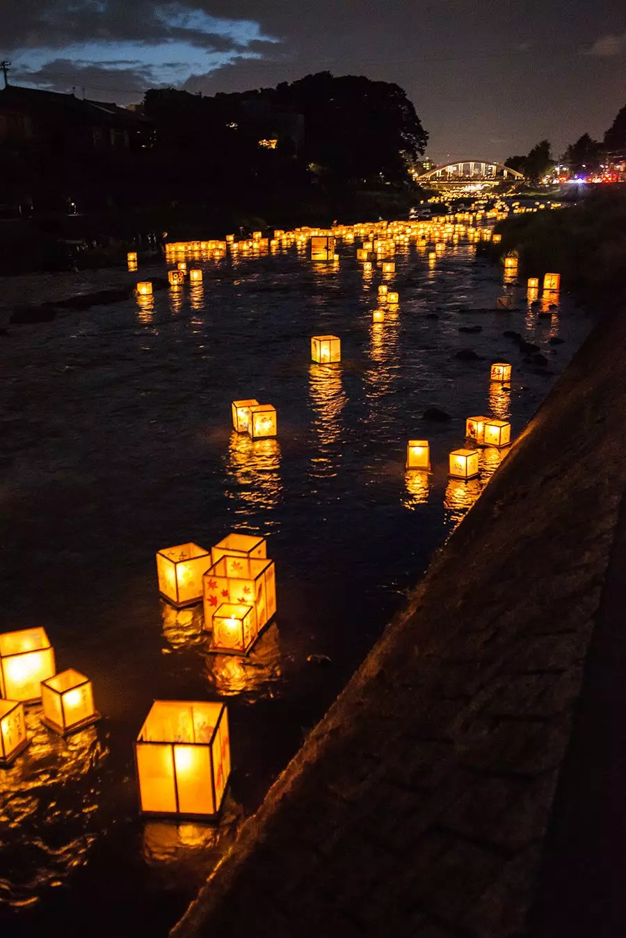 今日元宵灯明月明灯月长明