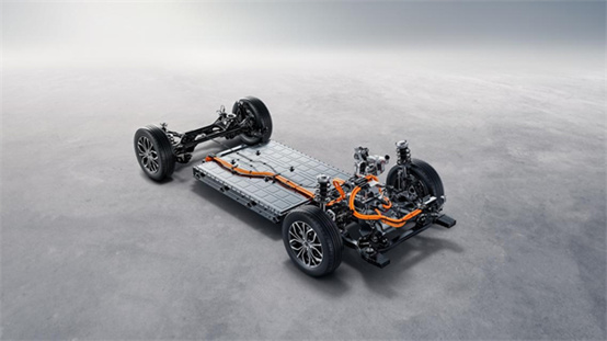 纯电动MPV对决，荣威iMAX8 EV对比岚图梦想家纯电版