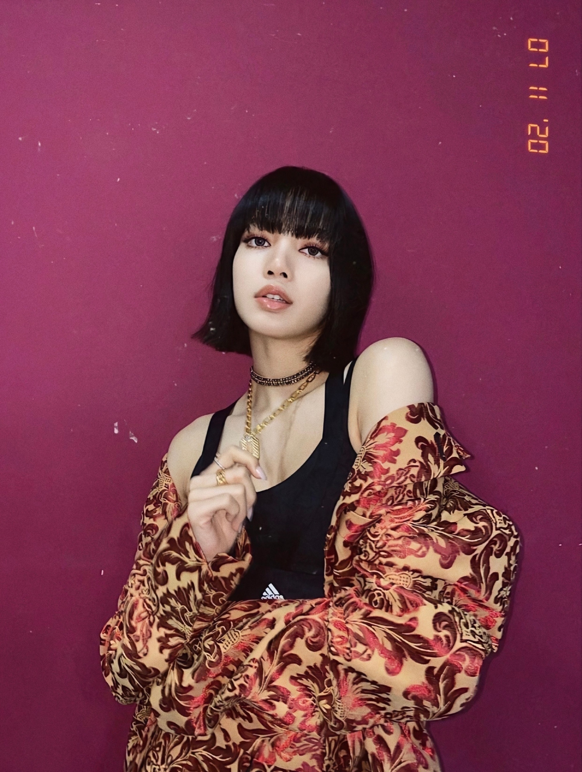 blackpink 舞台造型太美了 双马尾麻花辫搭配黑色裙装复古优雅