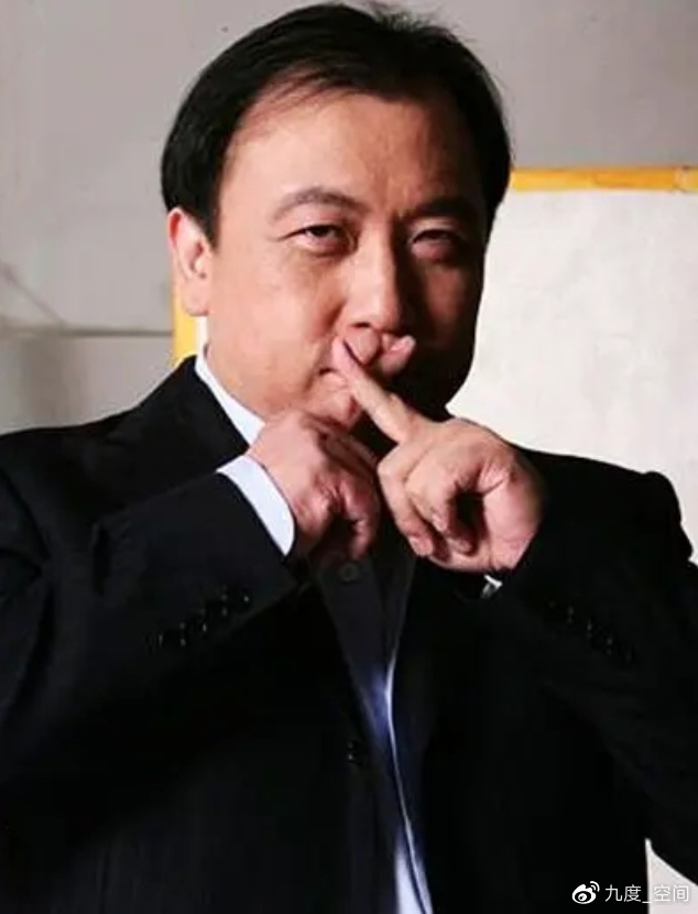 拍过400多部电影，被称为″烂片之王″，王晶却养活了香港半个娱乐圈|王晶|导演|香港电影_新浪新闻