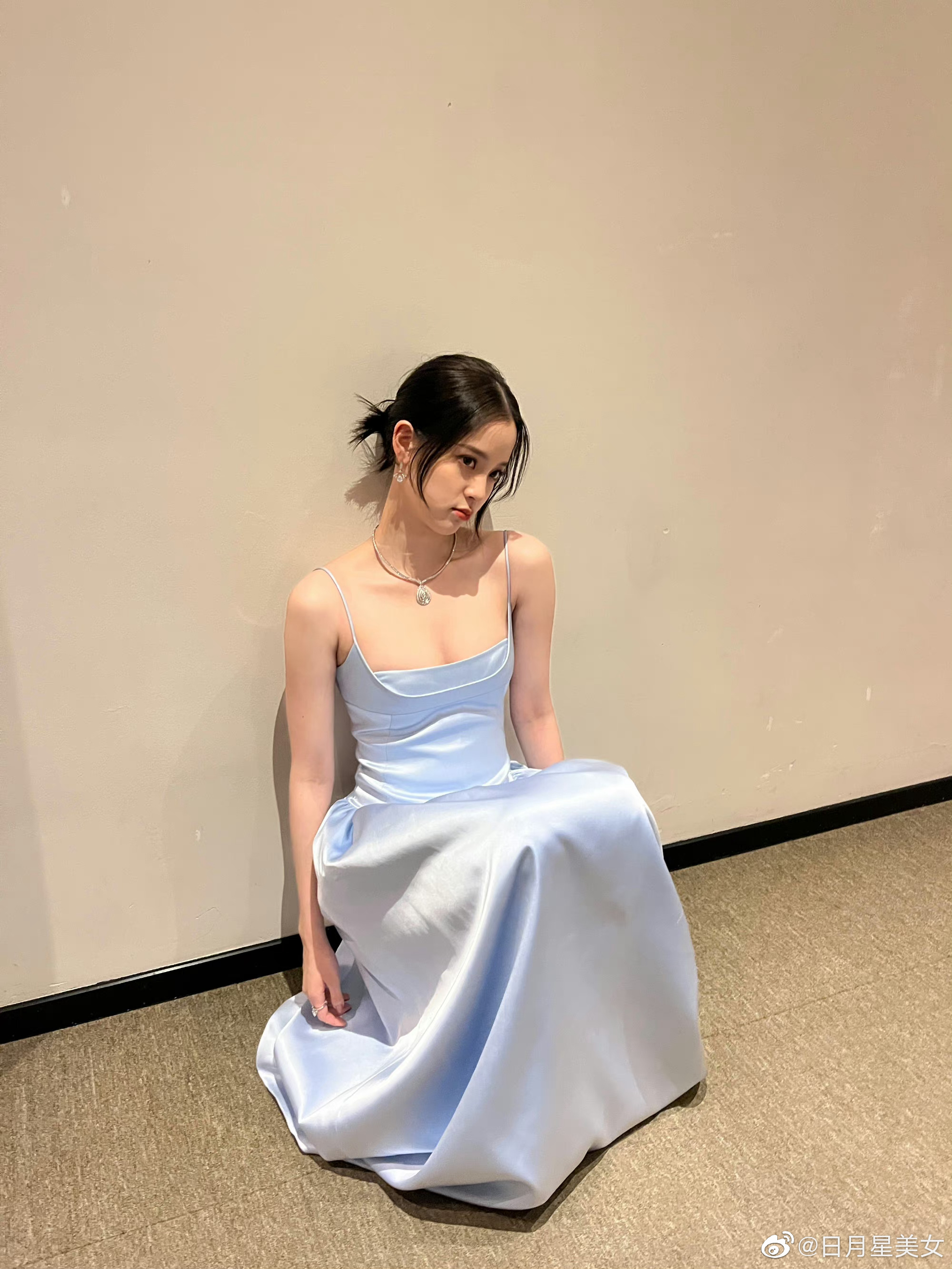 欧阳娜娜吊带抹胸好看吗?