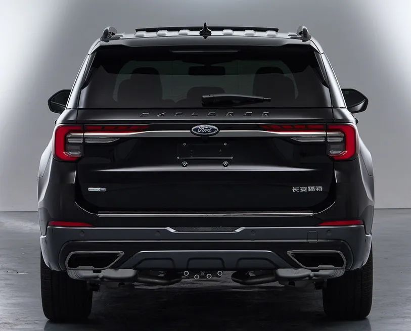 大尾翼+四出排气+全黑标，它是把运动范玩明白了休闲区蓝鸢梦想 - Www.slyday.coM