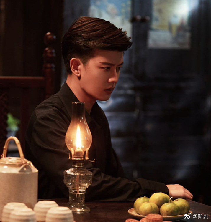 任嘉伦allen 671/ 6陆炎黑衬衫私服look,救命黑色好禁欲啊谁懂