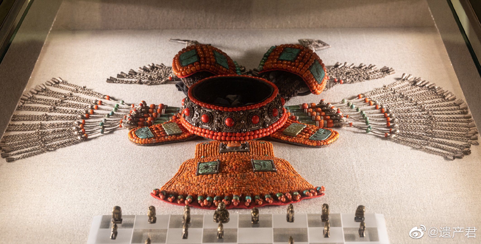 上海博物馆收藏的蒙古族镶珊瑚绿松石银头饰……_高清图集_新浪网