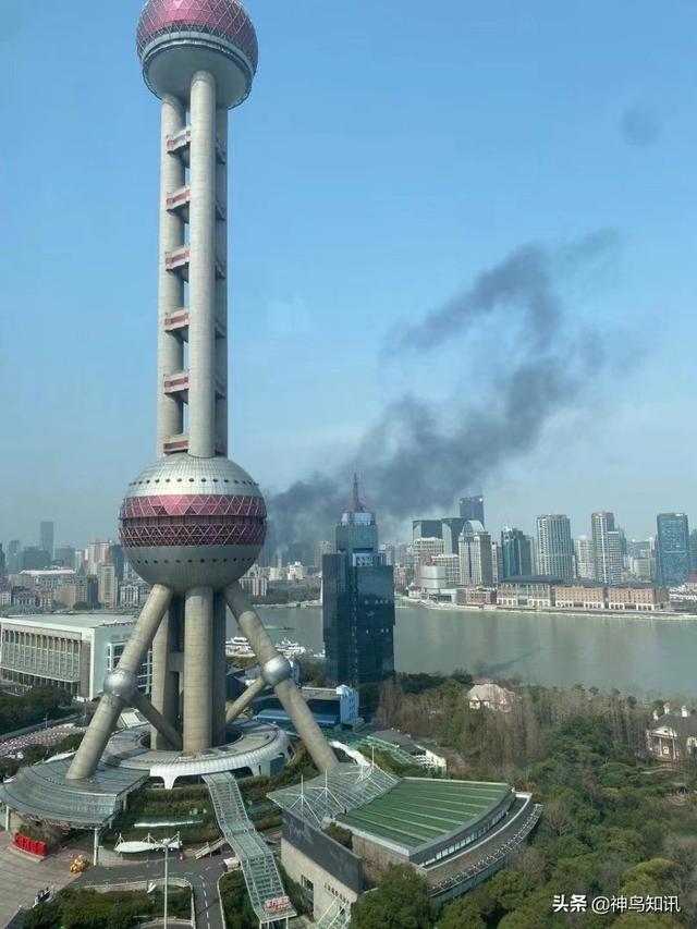 上海外滩附近一工地发生火灾休闲区蓝鸢梦想 - Www.slyday.coM
