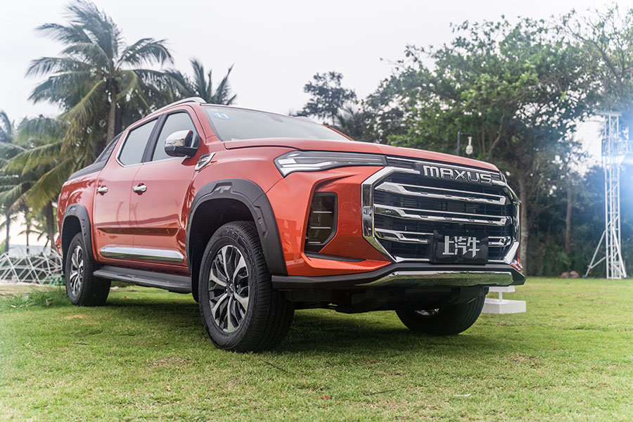 双联屏加持最大扭矩500nm试驾上汽大通旗舰级皮卡上汽牛