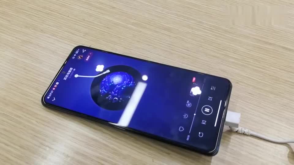 redmik40pro外放体验这明明是带喇叭的焊门员