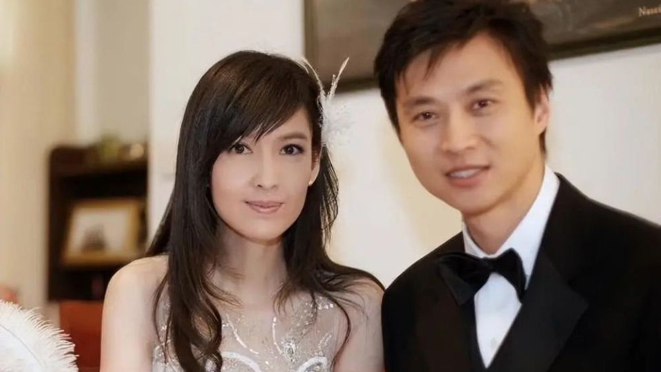 揭秘周慧敏与倪震被传离婚真实内幕|张茆|倪震|刘锡明_新浪新闻