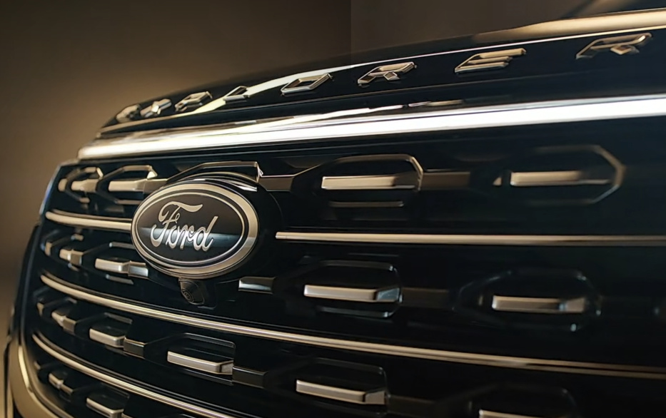 大尾翼+四出排气+全黑标，它是把运动范玩明白了休闲区蓝鸢梦想 - Www.slyday.coM