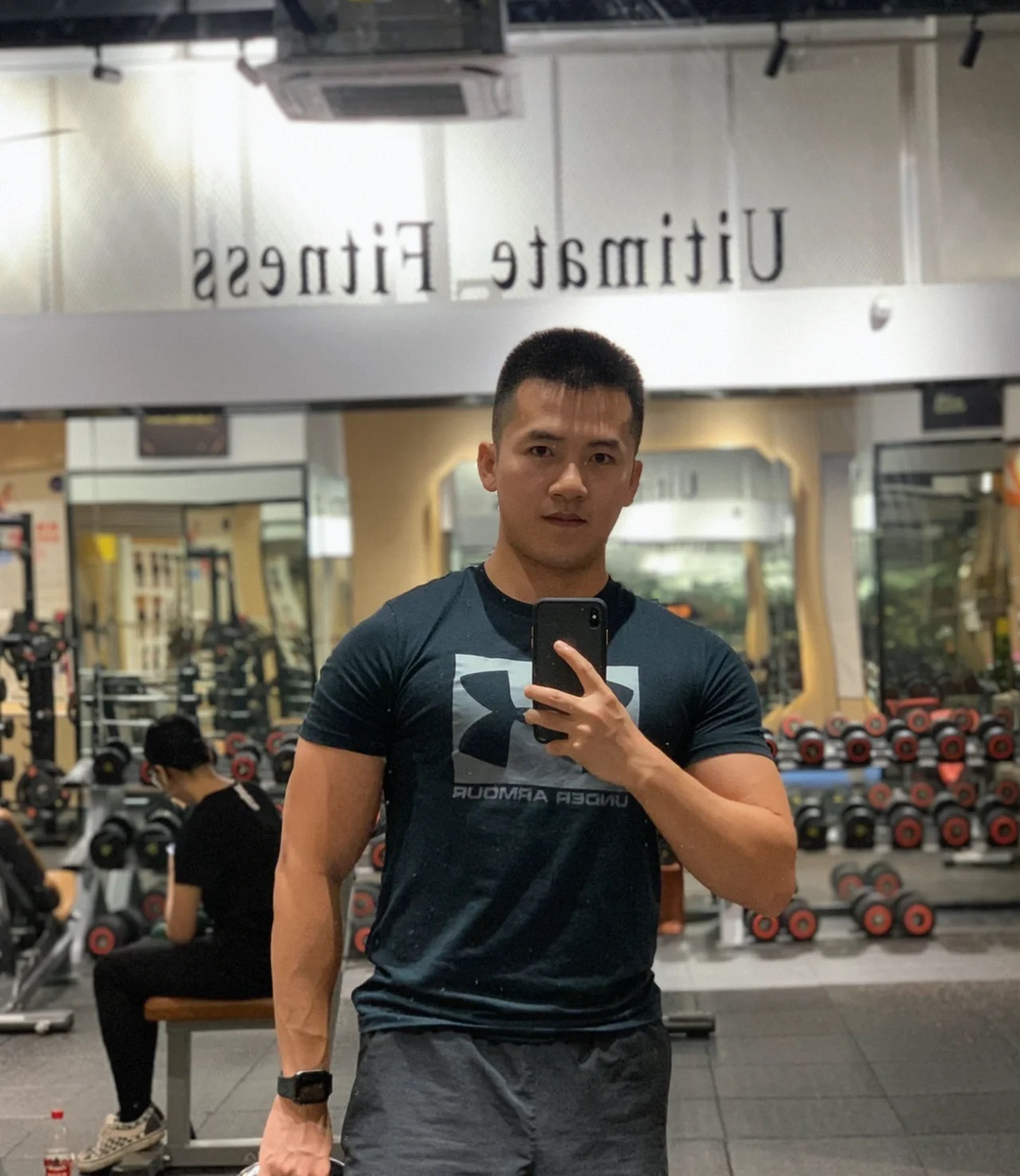 憨厚型的肉壮帅哥……__财经头条