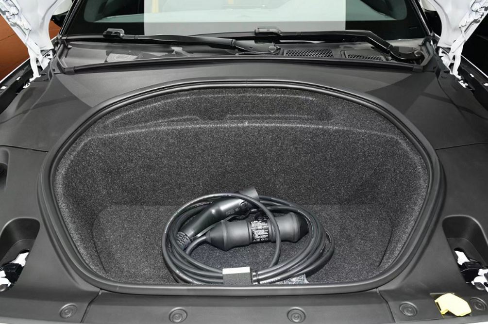 欧美风遇到中国风，极星2对比小鹏P7，谁才是年轻人的菜？