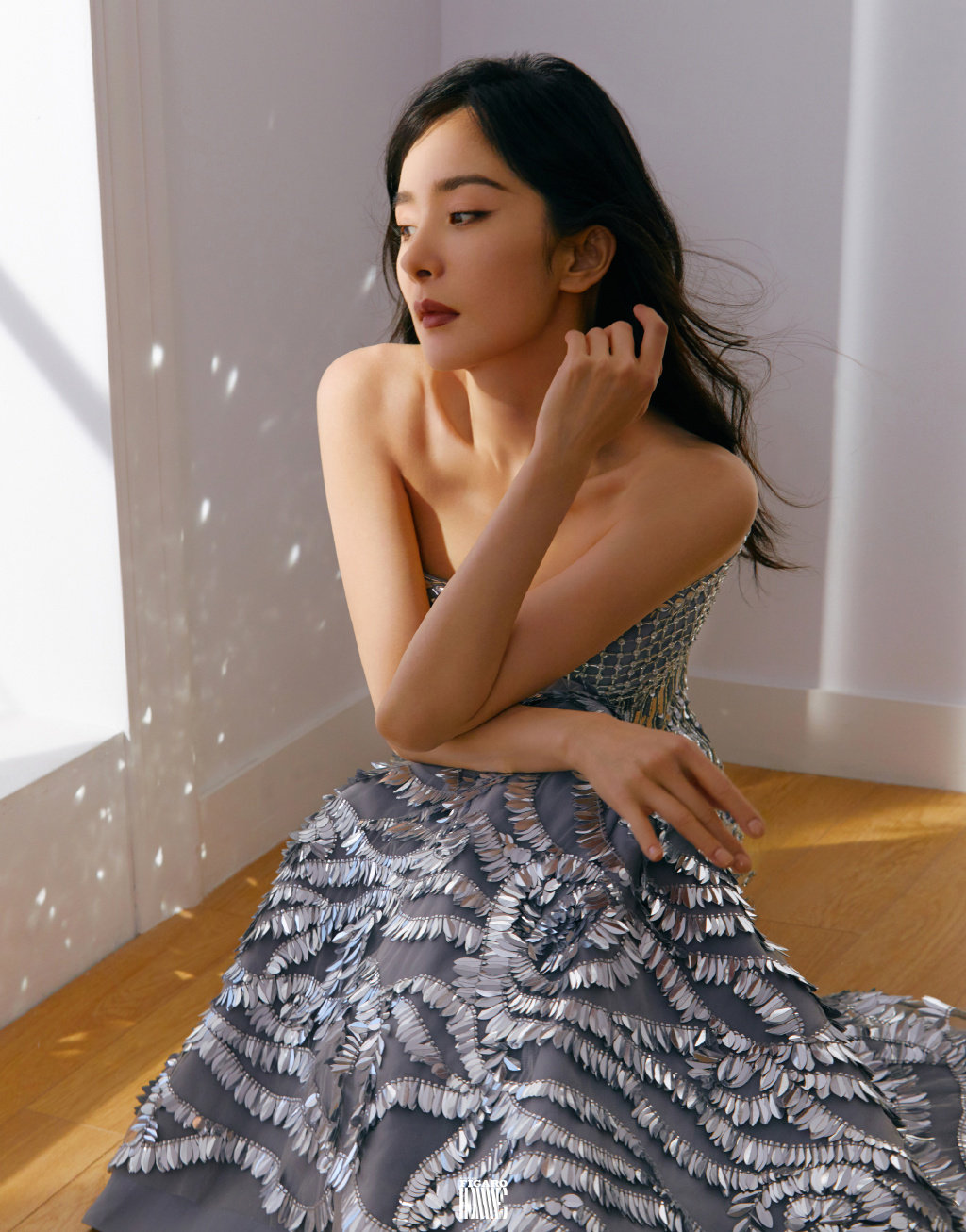 杨幂费加罗男士三月刊封面百变造型时尚力满分