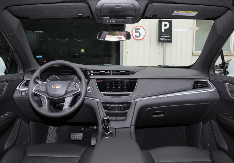 豪华中型SUV之争，林肯航海家VS凯迪拉克XT5怎么选？