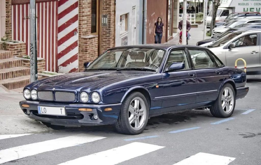 【历史】传承经典外观数十年,捷豹xj系列历史回顾