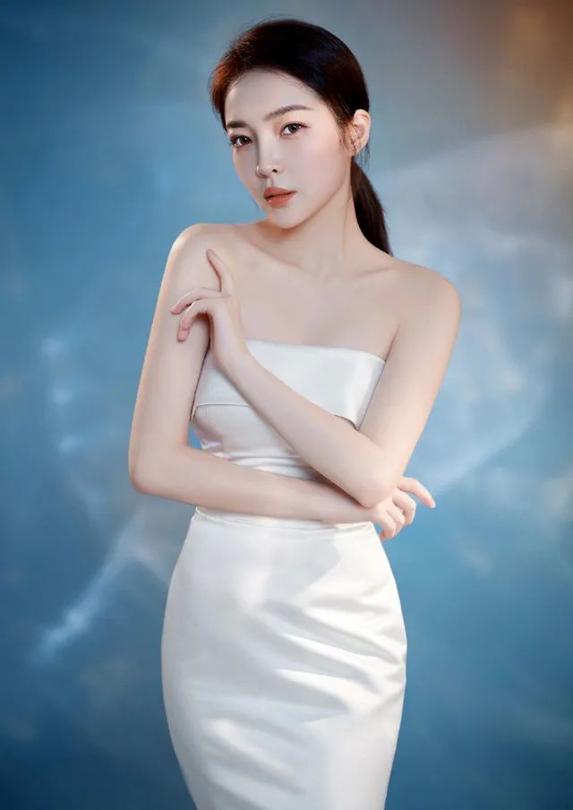 台球女神王钟瑶晒照,身材无可挑剔,她的文案却非常凡尔赛了|凡尔赛