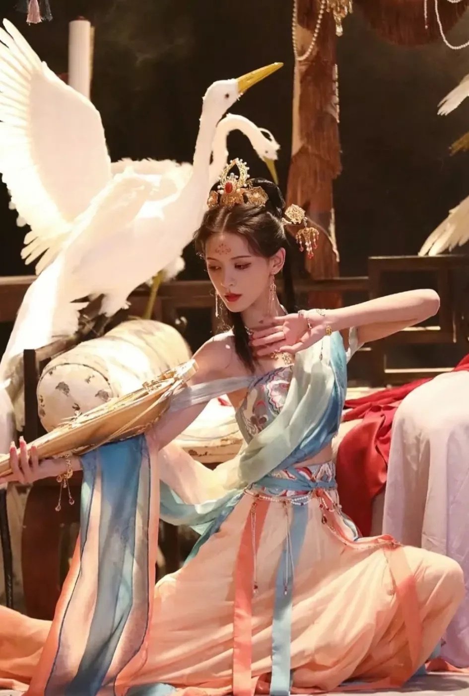 女明星的敦煌风造型 张予曦,宛若敦煌壁画里走出的仙女!