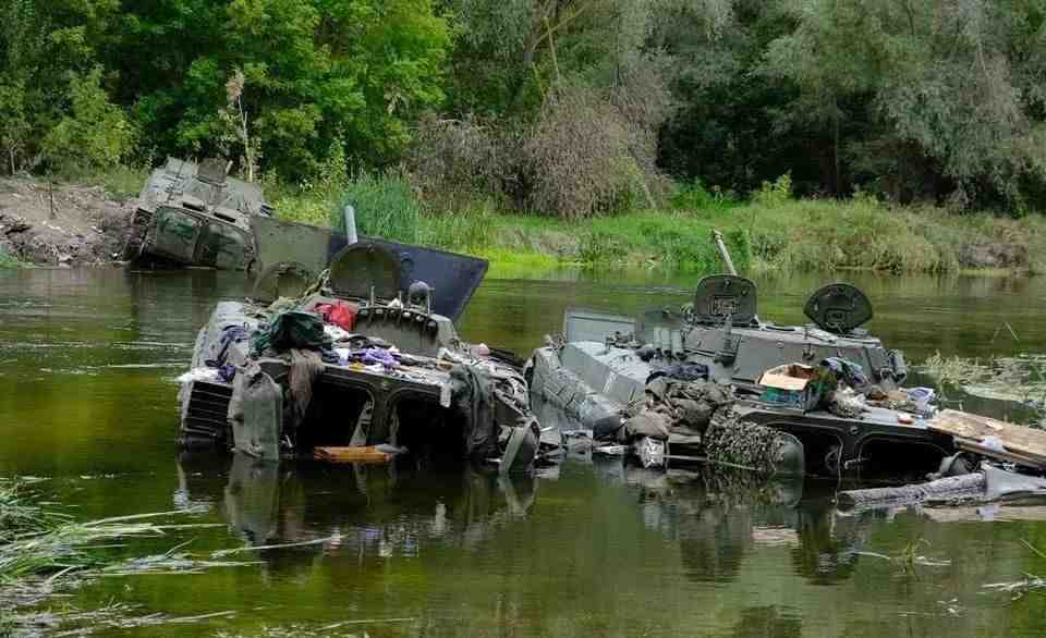 乌军三面合围红利曼，俄军会一败再败吗？休闲区蓝鸢梦想 - Www.slyday.coM