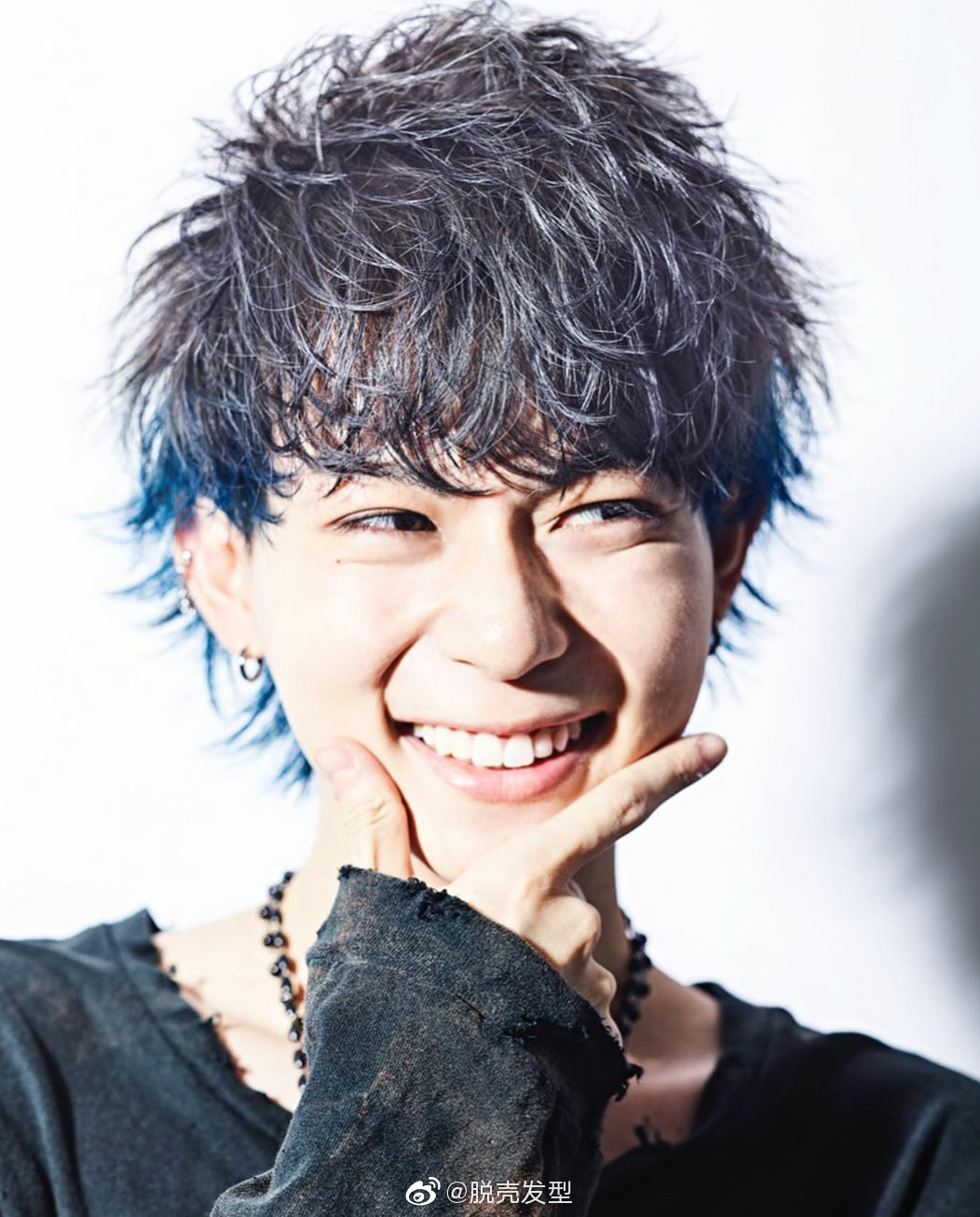 日系男生短发发型时尚潮流,风格百变,一向备受潮男喜爱