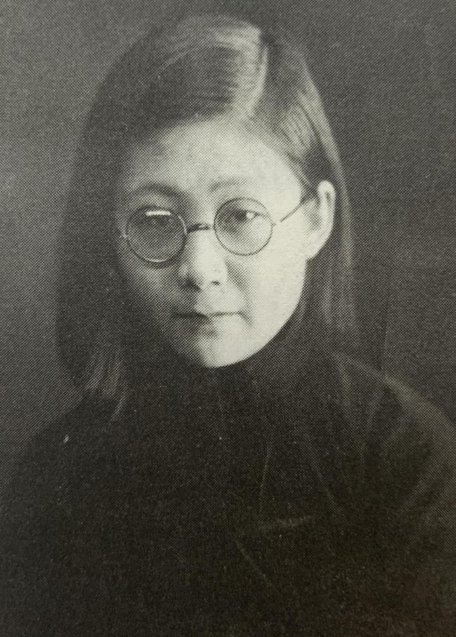 名人记在青岛吴伯箫职业起步也遇到挚爱