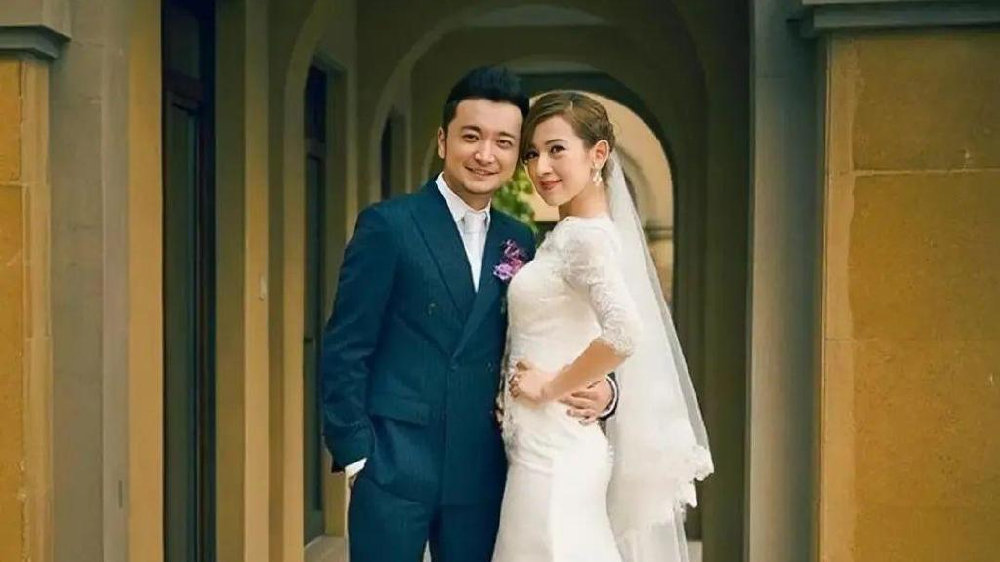 尼格买提离婚原因疑曝光：婚后长期两地分居，男方曾发文缅怀过去|尼格买提·热合曼|尼格买提-热合曼|帕夏古丽|结婚|两人_新浪新闻