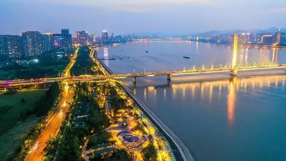杭州滨江“最美跑道”换新颜!景色智慧助力升级改造!|滨江|北塘河|景色_新浪新闻