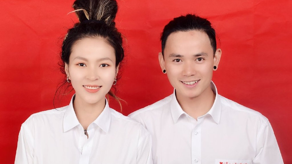 张恒远离世后毕夏又当爹又当妈!分享一岁儿子近照,脸上挂着笑容|小久平儿|粉丝|汪峰|导师|平儿_新浪新闻
