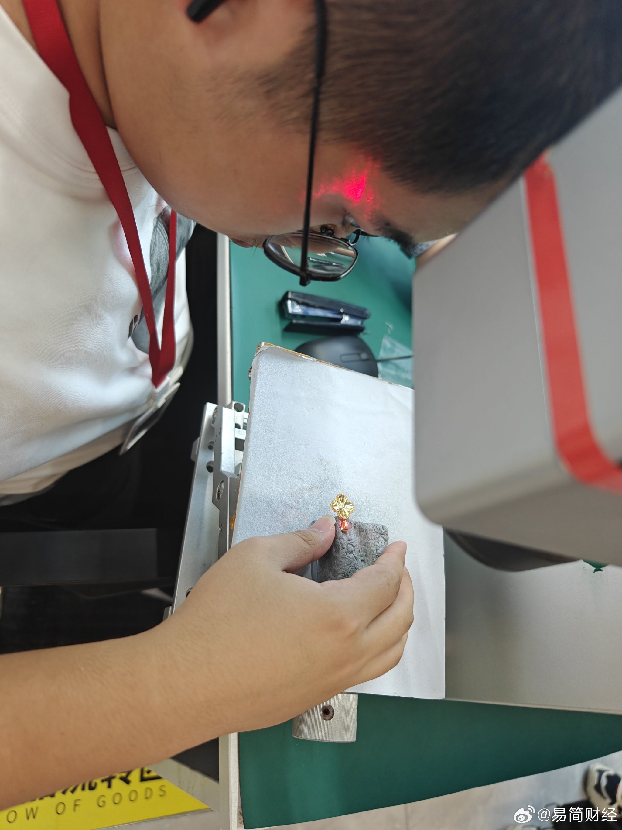 深圳45周年探访水贝国际,黄金交易市场现科技戒指|水贝|金戒指|金店|心率|睡眠_新浪新闻