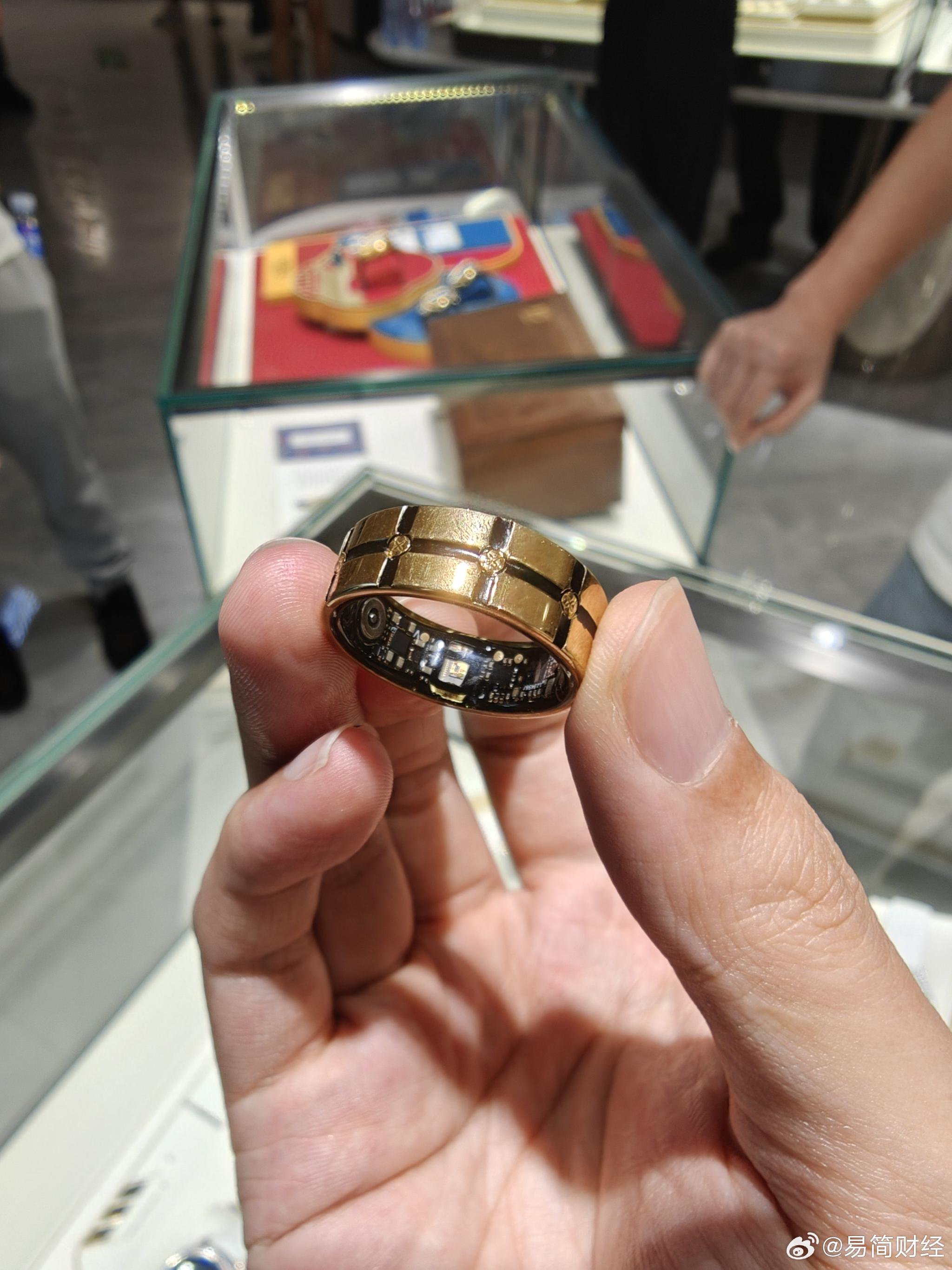深圳45周年探访水贝国际,黄金交易市场现科技戒指|水贝|金戒指|金店|心率|睡眠_新浪新闻